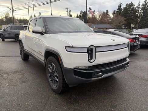 Used 2022 Rivian R1T Launch Edition image 6