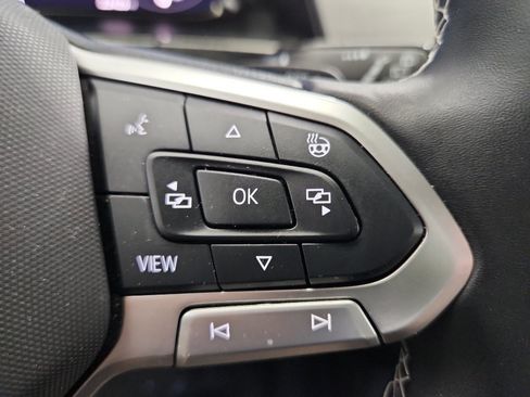 Certified 2025 Volkswagen Atlas Cross Sport SE image 14