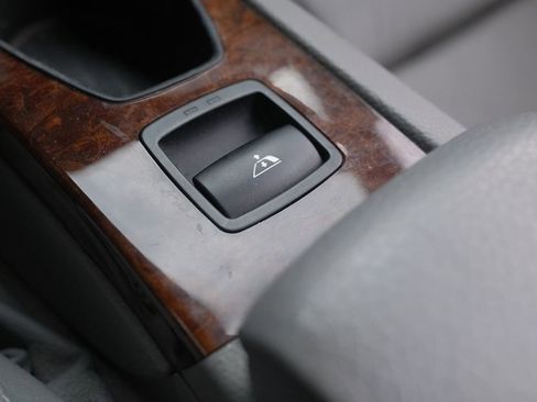 Used 2007 BMW 328i Convertible image 21