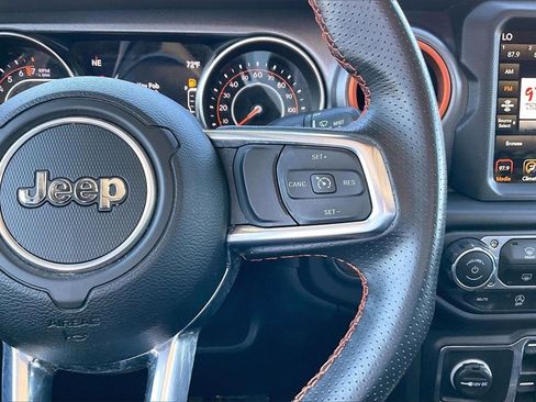 Used 2023 Jeep Gladiator Mojave image 11
