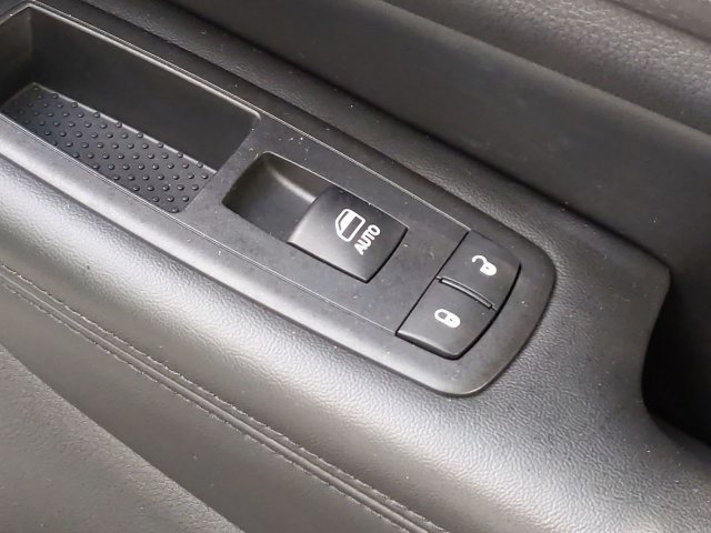 Certified 2018 Jeep Grand Cherokee Laredo RWD image 37