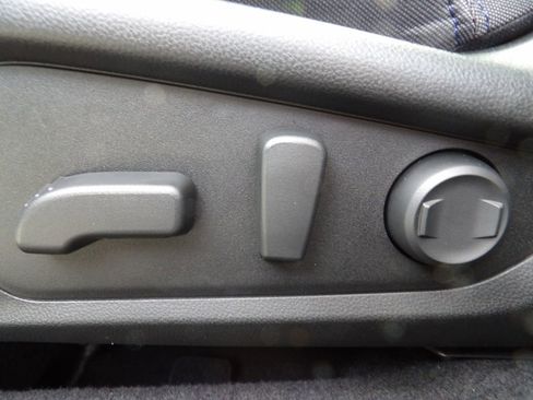 Used 2025 Subaru Forester Premium w/ Convenience Package #1 image 15