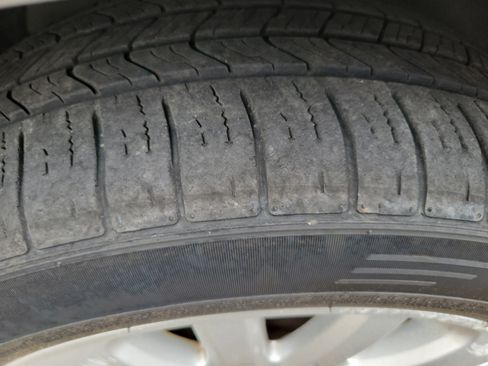 Used 2010 Ford Fusion Hybrid FWD image 18