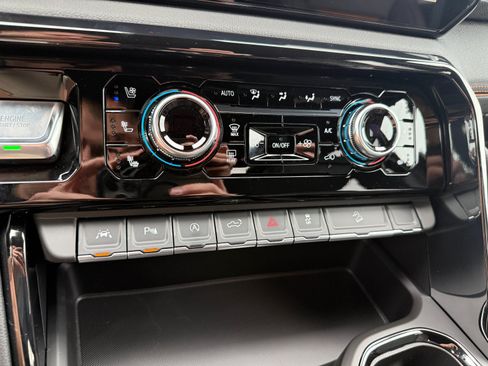 New 2026 GMC Sierra 1500 AT4 w/ AT4 Premium Package AWD/4WD image 36