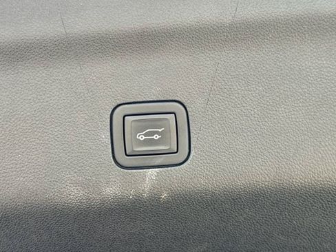 Used 2023 GMC Yukon XL AT4 w/ Technology Package AWD/4WD image 36