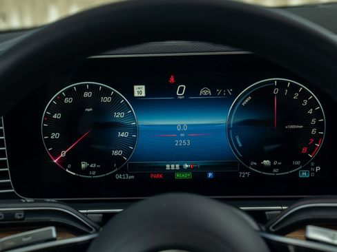 Certified 2025 Mercedes-Benz GLE 450e 4MATIC w/ Driver Assistance Package image 19