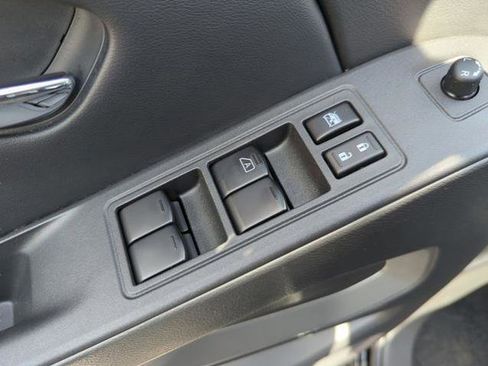 Certified 2025 Nissan Frontier SV RWD image 29