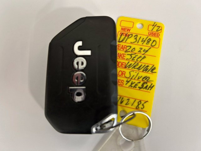 Used 2024 Jeep Wrangler Unlimited Sahara AWD/4WD image 32
