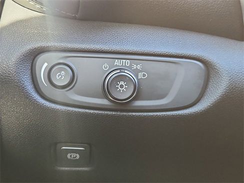 Used 2020 Chevrolet Blazer LT image 17