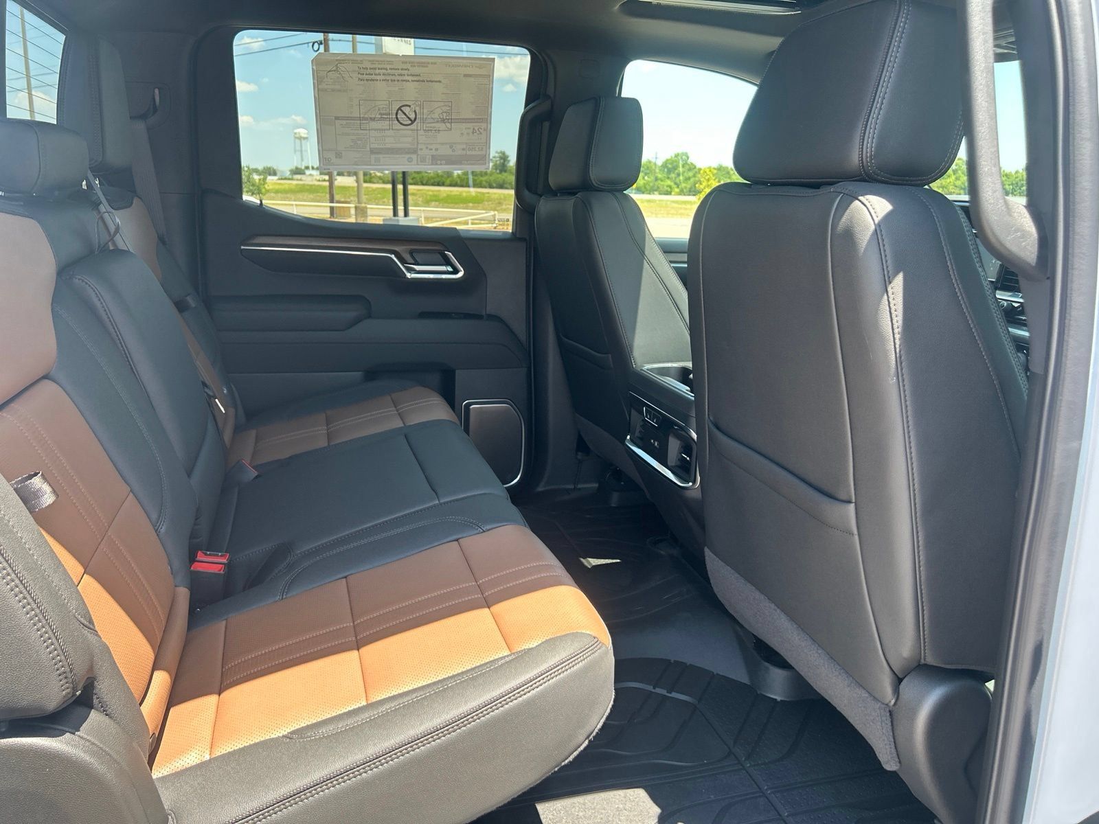 New 2026 Chevrolet Silverado 1500 High Country w/ High Country Premium Package AWD/4WD image 15