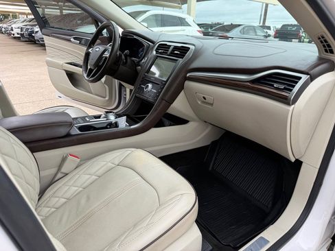 Used 2017 Ford Fusion Platinum image 16