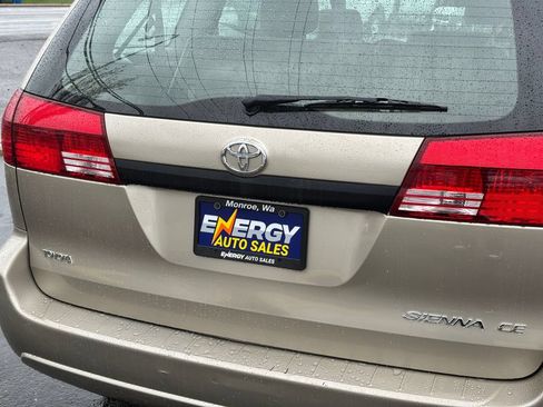 Used 2005 Toyota Sienna CE FWD image 13