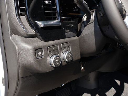 New 2026 GMC Sierra 3500 SLE AWD/4WD image 15