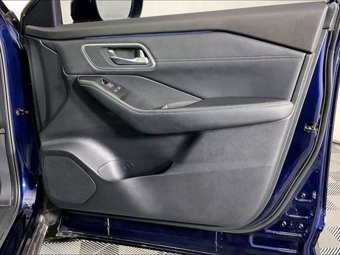 Used 2025 Nissan Rogue Platinum w/ Platinum Premium Package image 26