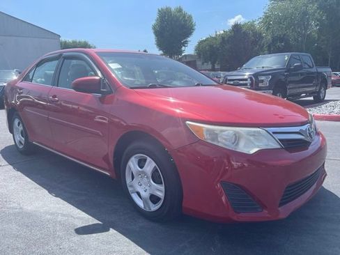 Used 2014 Toyota Camry LE w/ Protection Package FWD image 2
