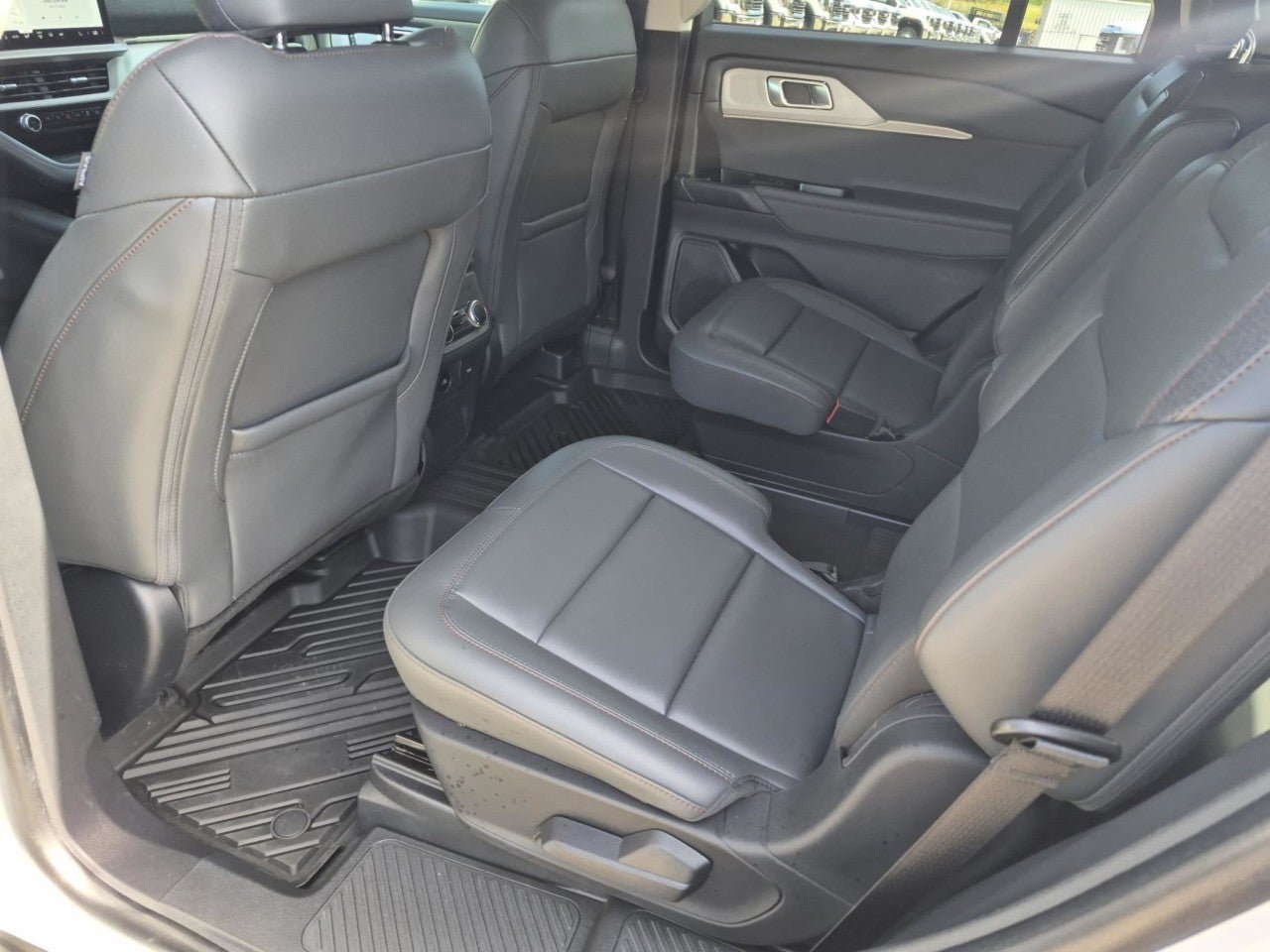 Used 2025 Ford Explorer Active w/ Active Comfort Package AWD/4WD image 15