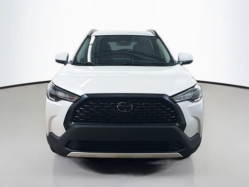Used 2024 Toyota Corolla Cross LE FWD image 2