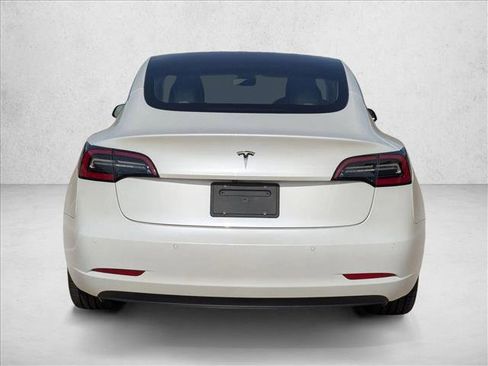 Used 2019 Tesla Model 3 Mid Range image 7