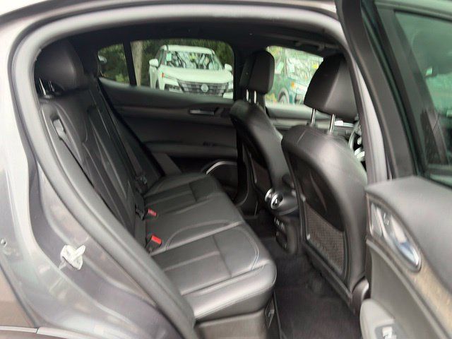 Used 2022 Alfa Romeo Stelvio Ti AWD/4WD image 43