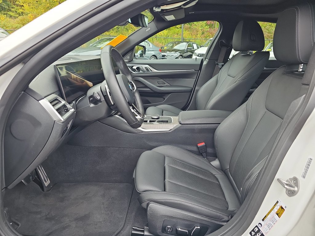 Certified 2026 BMW 430i xDrive w/ M Sport Package AWD/4WD image 10