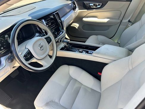 Used 2020 Volvo S60 T6 Momentum AWD/4WD image 26