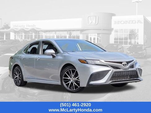 Used 2024 Toyota Camry SE FWD image 19