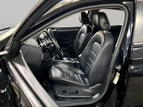 Used 2022 Volkswagen Jetta SE FWD image 8
