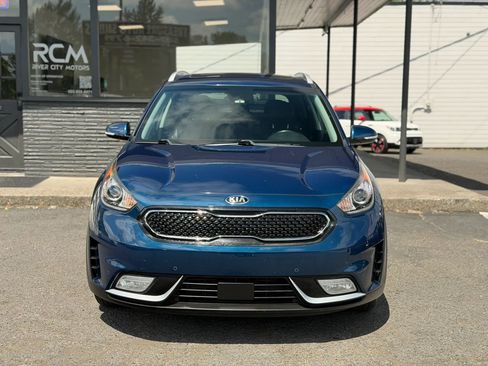 Used 2018 Kia Niro EX w/ EX Premium Package FWD image 2