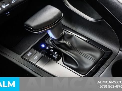 Used 2025 Hyundai Elantra Sport image 38