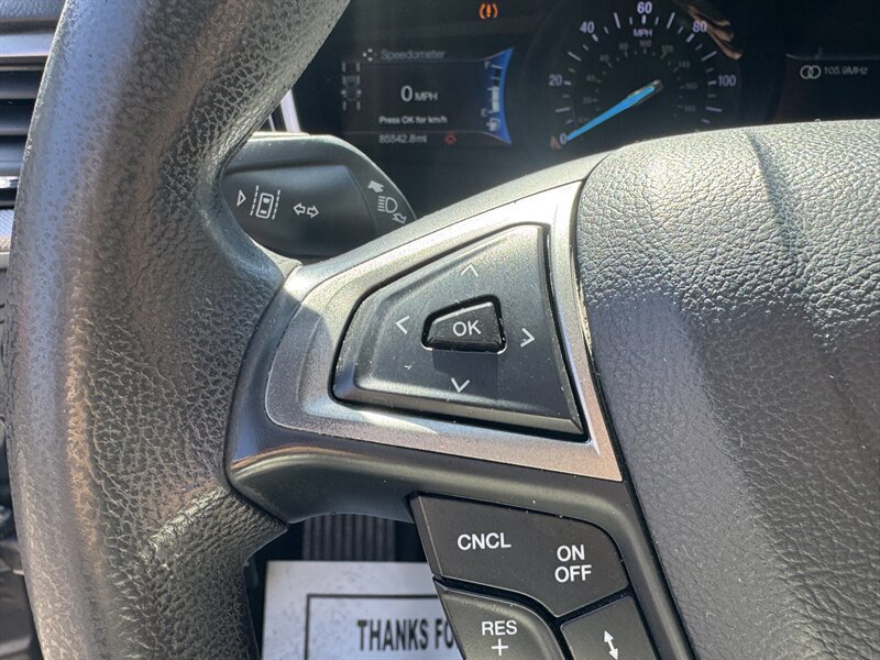 Used 2019 Ford Fusion SE FWD image 22