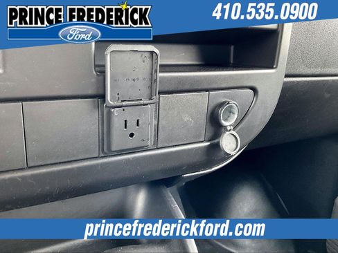 Used 2024 GMC Savana 2500 G25 w/ Driver Convenience Package image 26
