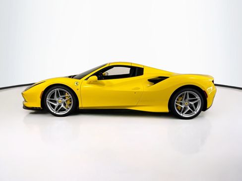 Certified 2022 Ferrari F8 Tributo RWD image 4