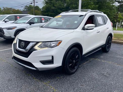Used 2019 Nissan Rogue S w/ Special Edition Package FWD image 2