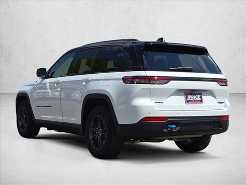 Used 2024 Jeep Grand Cherokee Trailhawk AWD/4WD image 8