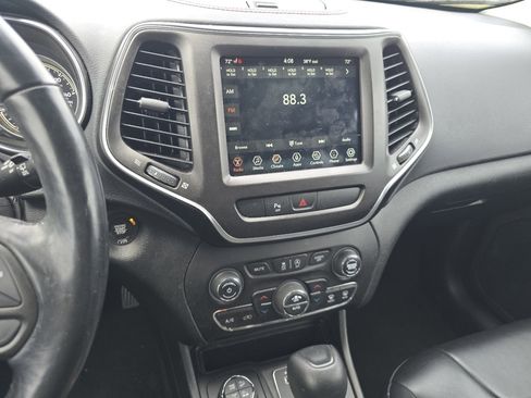 Used 2020 Jeep Cherokee Trailhawk w/ Cold Weather Group image 15