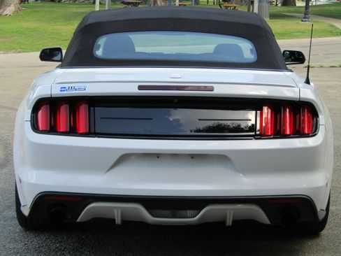 Used 2016 Ford Mustang Premium RWD image 3