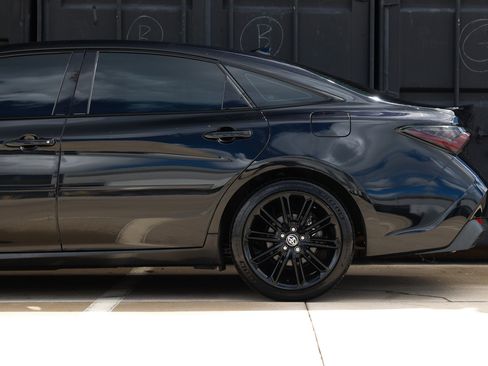 Used 2022 Toyota Avalon XSE FWD image 30