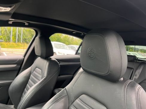 Used 2022 Alfa Romeo Stelvio Veloce AWD/4WD image 14