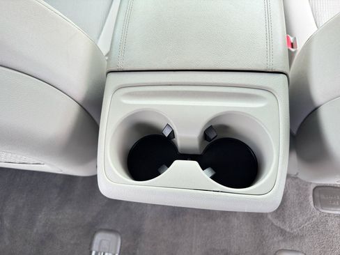 Used 2019 Kia Sedona L FWD image 48