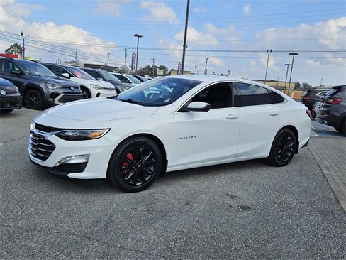 Used 2022 Chevrolet Malibu LT image 3