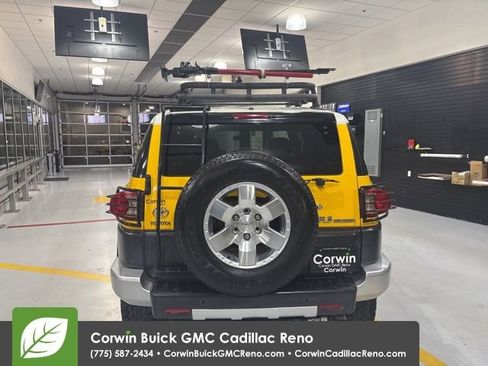 Used 2007 Toyota FJ Cruiser 4WD image 7