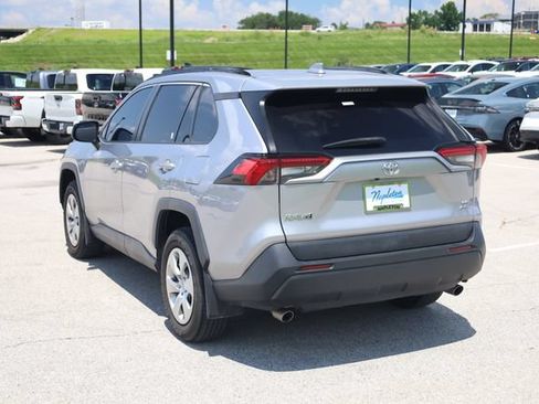 Used 2021 Toyota RAV4 LE AWD/4WD image 7