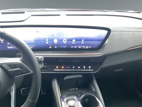 Used 2025 Buick Envision Sport Touring image 9
