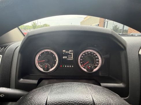 Used 2018 RAM 1500 Classic SLT AWD/4WD image 23