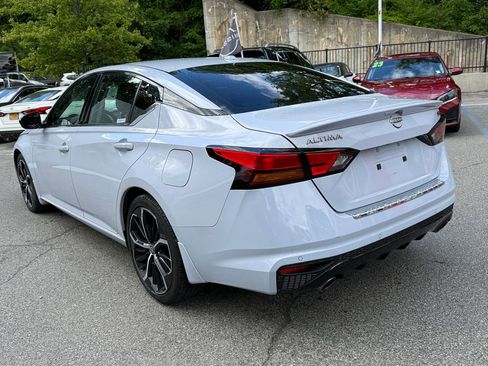 Used 2023 Nissan Altima 2.5 SR FWD image 4