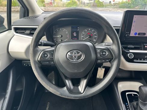 Used 2024 Toyota Corolla LE FWD image 18
