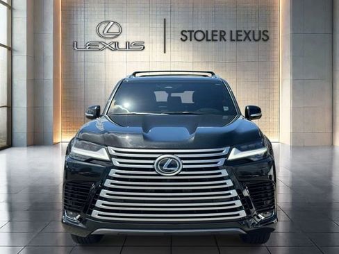 Used 2025 Lexus LX 600 4WD w/ Accessory Package (2T) image 2