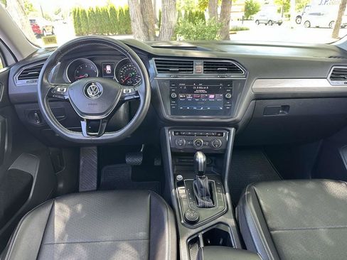 Used 2021 Volkswagen Tiguan SE AWD/4WD image 12