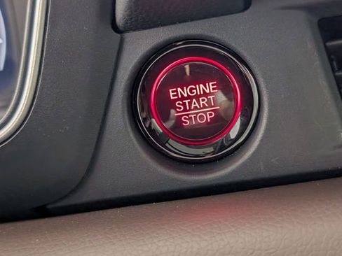 Used 2025 Honda Pilot Elite image 25