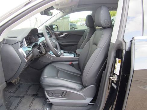 Used 2023 Audi Q8 Premium Plus w/ Premium Plus Package image 16